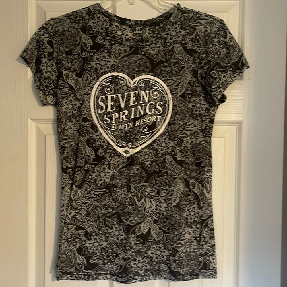 2XL seven springs resort t shirt